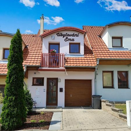 Апартаменты Ubytovani Ema Вальтице Экстерьер фото